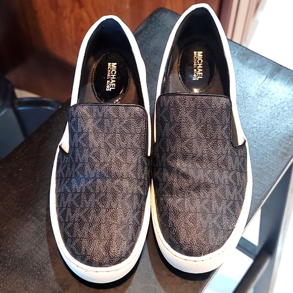 Micheal Kors slip on - Picture 1 of 4
